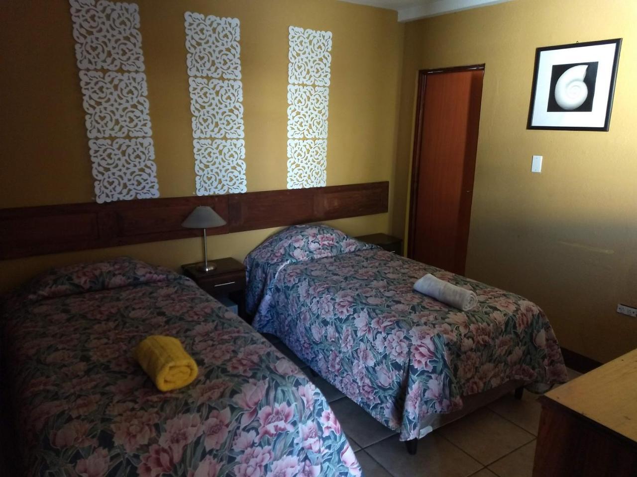 グアテマラシティ Give House Bed & Breakfast エクステリア 写真