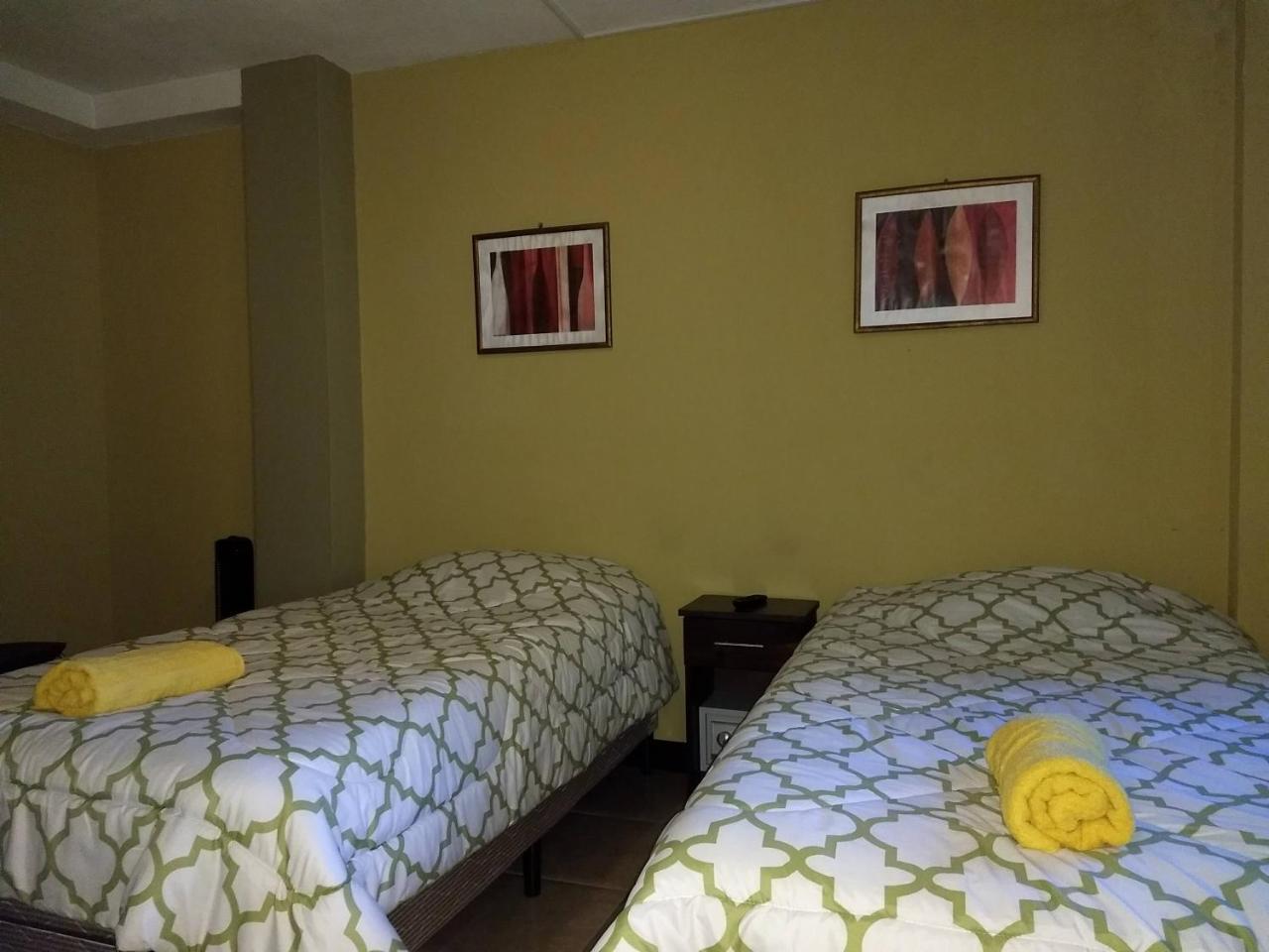 グアテマラシティ Give House Bed & Breakfast エクステリア 写真